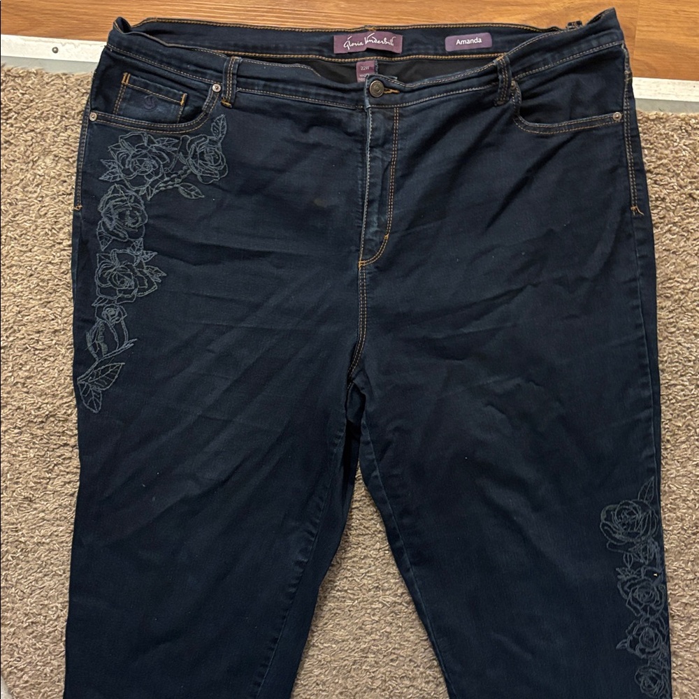 Gloria Vanderbilt Woman’s 22W Amanda Style Dark Wash Floral Designs Straight Leg - Picture 4 of 12